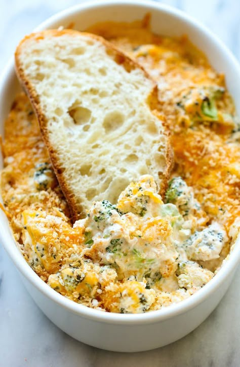 Broccoli Dip, Broccoli Parmesan, Parmesan Dip, Baked Broccoli, Parmesan Broccoli, Dip Easy, Easter Appetizers, Cheesy Broccoli, Easter Food