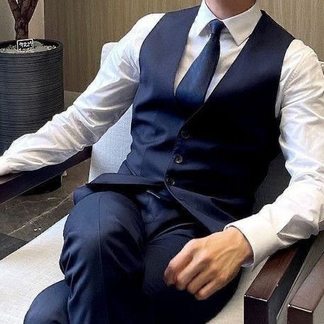 King Of Pride, Kings Of Sin, Gentleman Aesthetic, Classy Suits, Men Stylish Dress, Suit Fashion, Character Aesthetic, Suit And Tie, Character Outfits