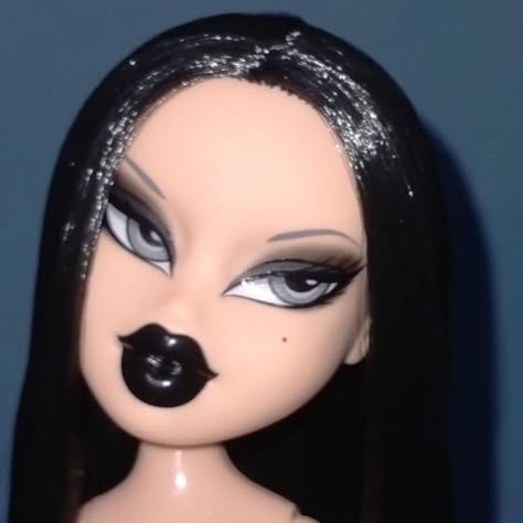 RULERDAX🗡️ on Twitter: "https://t.co/veK9ZfmDhv" / Twitter Bratz Black Hair, Bratz Doll Makeup, Bratz Aesthetic, Brat Doll, Face Art Makeup, Living Dead Dolls, Bratz Inspired Outfits, Doll Aesthetic, Doll Makeup