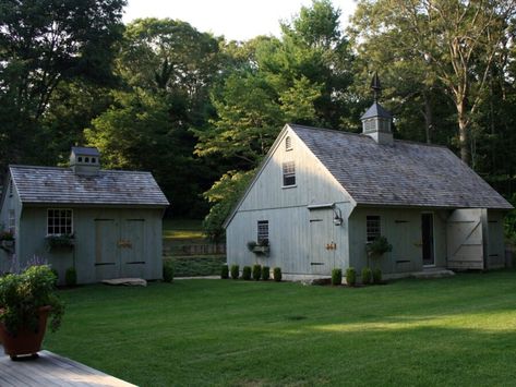 360 Tour Page 3 - Country Carpenters Backyard Barn, Post And Beam Barn, Barn Kits, Pole Barn House Plans, Country Barns, Barns Sheds, Cape Cod House, Barn Design, Farm Buildings