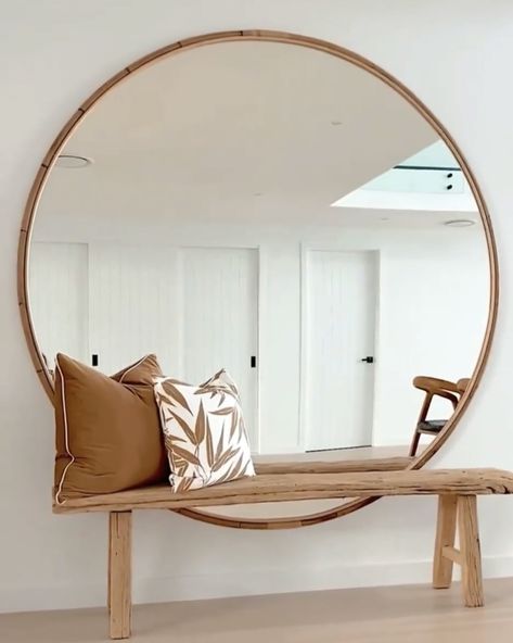 Classic Mirror Design, Extra Large Round Mirror, Big Mirror In Bedroom, Entry Hallway Ideas, Big Round Mirror, Large Circle Mirror, Ideas Recibidor, Oversized Round Mirror, Hall Decoration