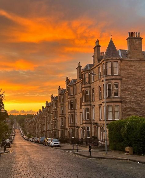 Scottish Aesthetic, Edinburgh Aesthetic, Scotland Aesthetic, England And Scotland, Edinburgh Scotland, Dream City, City Aesthetic, Travel Goals, Pretty Places