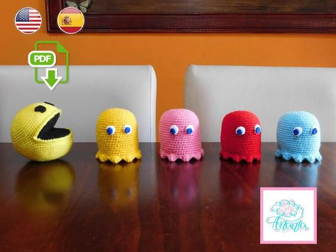 Keep Calm and Om Nom With This Fun Pac-Man Amigurumi Pattern Set For Crocheters #crochet #amigurumi #pacman Crochet Game Controller Pattern, Crochet Pacman Ghost, Pacman Crochet Pattern Free, Pac Man Crochet Free Pattern, Crochet Pacman, 90s Crochet, Pacman Ghost, Vendor Ideas, Crochet Tiny