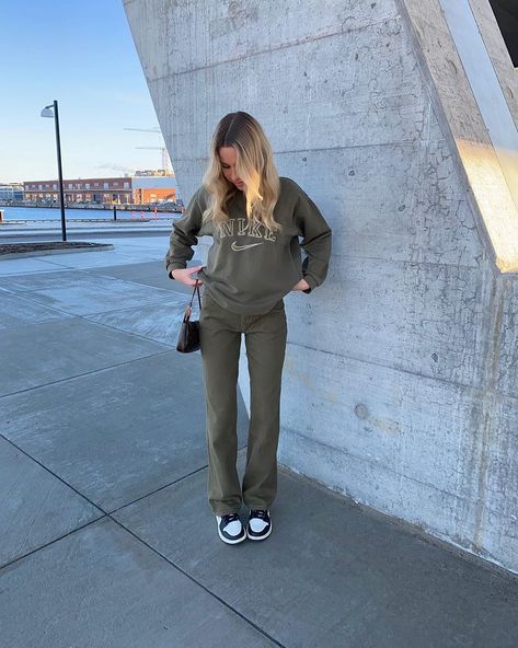 Amanda Marie, Outfits Con Jeans, Fall Fits, Winter Fits, Summer Dress Outfits, How To Pose, Streetwear Outfits, Streetwear Outfit, Streetwear Fashion