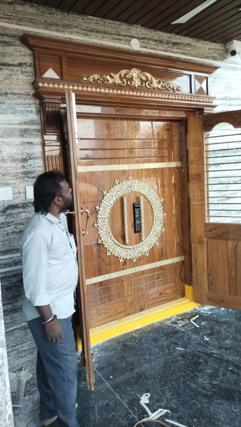 Gummalu Designs, Latest Double Door Designs, Main Door Arch Design, Main Door Design Entrance Indian Traditional, Teak Main Door Design Entrance, Kitchen Backdoor, Double Doors Exterior Entrance, Kitchen Cabord, Cabord Designs