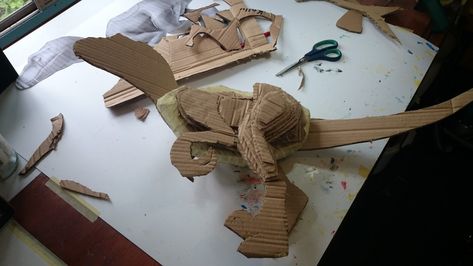 Cardboard Dinosaur, Cardboard Sculptures, Cardboard Art Sculpture, Cardboard Animals, Cardboard Sculpture, Dinosaur Crafts, Diy Presents, Cardboard Art, Clay Art Projects