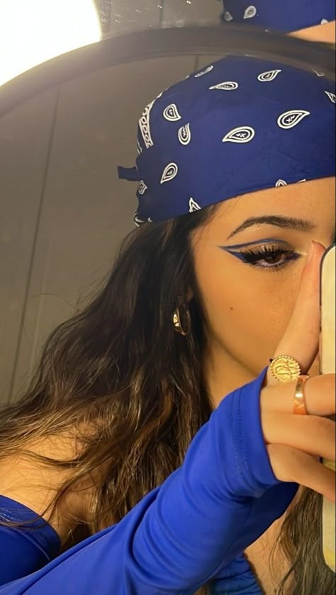 Hiphop Hairstyles, Hiphop Makeup, Hip Hop Makeup, Hip Hop Hairstyles, Blue Aesthetic Pfp, Billie Eilish Concert Outfit, Looks Hip Hop, Concert Makeup, Dance Makeup