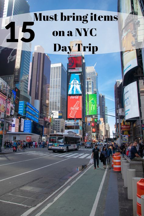 Things To Pack For A Trip To New York, New York Packing List September, New York Trip Packing List, Purse For New York Trip, New York City In A Day, What To Bring To New York, Ny Tourist Outfit, New York Vacation Ideas, New York City Must Do