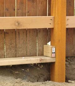 Fence Tips from a Pro2 Diy Fence Ideas Cheap, Fence Post Repair, Stockade Fence, Good Neighbor Fence, Wood Fence Installation, Wood Fence Gates, Diy Backyard Fence, Backyard Covered Patios, Wood Privacy Fence