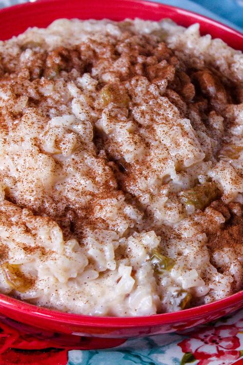 Homemade Rice Pudding, Delish Desserts, Rice Pudding, Pudding Recipes, Yummy Foods, Eat Dessert, Ground Cinnamon, Puddings, Pretzels