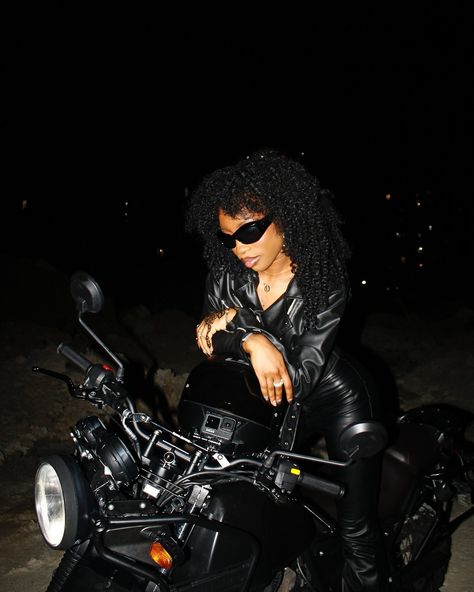 200 Shots, Bang. . 📸: @flashedby.t 🪶: @deeshennaparlor 👩🏾: @dumeebiii . #explore #explorepage #biker #bikerlife #bikergirl #bikerchick #bikergram Women On Harleys Motorcycles, Vintage Biker Aesthetic, Harley Davidson Photoshoot, Motorcycle Photoshoot Women, Promise Aesthetic, Woman On Motorcycle, Motorbikes Women, Motorcycle Shoot, Motorcycle Photo Shoot