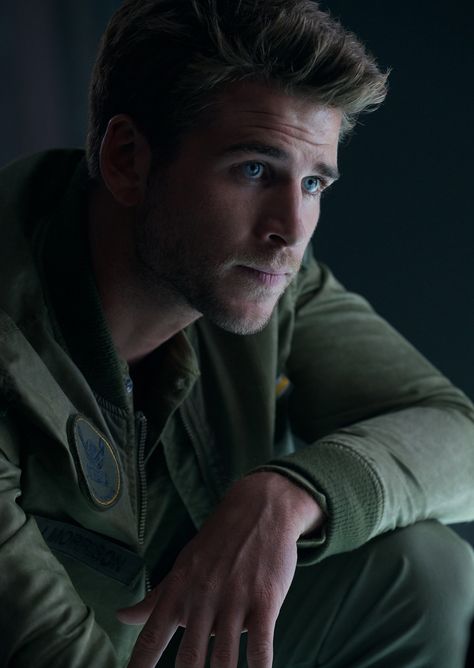 Liam Hemsworth - Independence Day: Resurgence Independence Day Story, Independence Day Film, Gale Hunger Games, Free State Of Jones, Independence Day Resurgence, Gale Hawthorne, Hemsworth Brothers, Hunger Games Humor, The Shallows