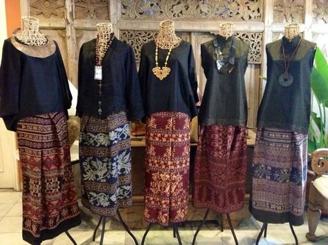 Rok Tenun, Tenun Dress, Kebaya Lace, Refashioned Clothing, Batik Clothing, Batik Skirt, Batik Modern, Batik Kebaya, Tenun Ikat