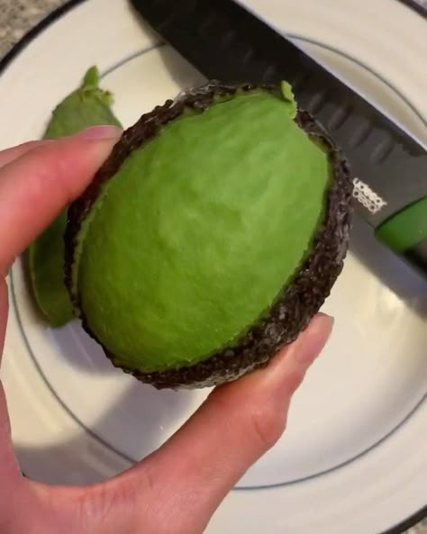 Here's how to keep avocados ripe for months—seriously | Well+Good Keep Avocado Fresh, Freezing Avocados, Avocado Snacks, Freeze Avocado, Avocado Benefits, Amazing Food Hacks, Avocado Recipes, Food Facts, 4 Months