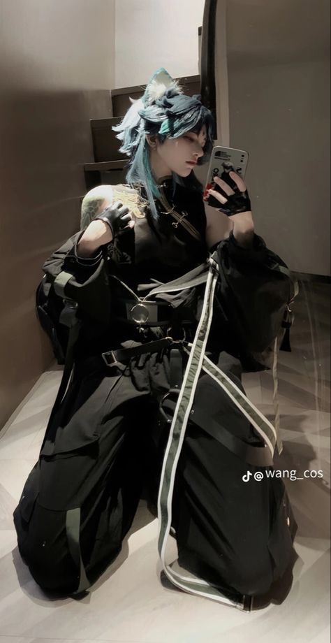 Genshin Impact Xiao Cosplay, Xiao Cosplay, Genshin Cosplays, Genshin Cosplay, Cosplay Genshin, Techwear Fashion, Cosplay Boy, Male Pose Reference, Wanderer Art