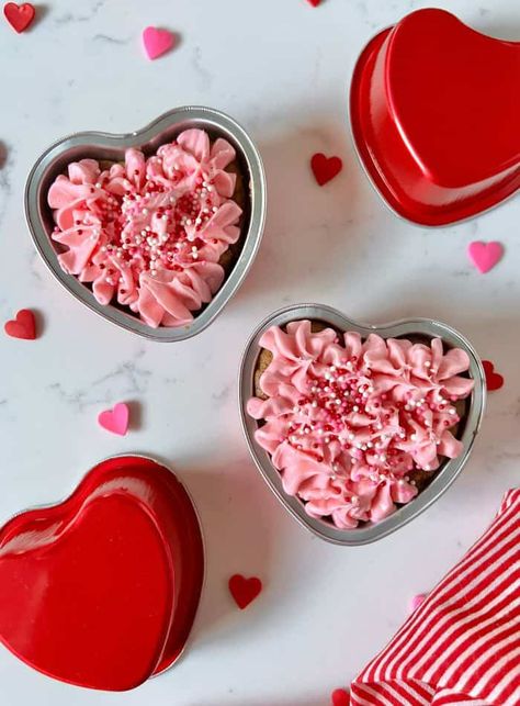 Mini Heart Valentine Cakes, Valentine Mini Loaf Cakes, Mini Heart Cookie Cake, Heart Shaped Mini Cakes, Mini Heart Cakes Valentine's Day, Mini Cookie Cakes, Valentine Cookie Ideas, Mini Heart Cake, Mini Valentine Cakes