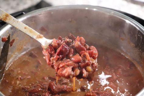 Kenneth Temple, New Orleans Red Beans, Pot Beans, Smoked Turkey Legs, Baby Dinner, How To Soak Beans, Red Beans And Rice, Turkey Neck, Beef Bacon