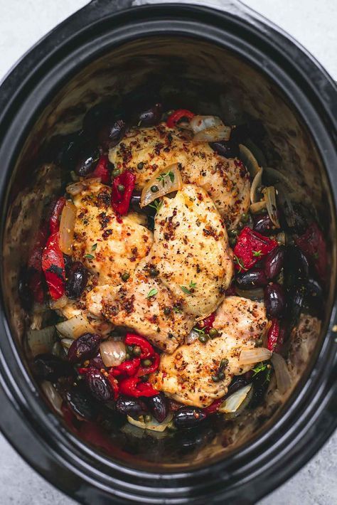 Slow Cooker Mediterranean Chicken | lecremedelacrumb.com Mediterranean Diet Crockpot, Slow Cooker Mediterranean Chicken, Slow Cooker Mediterranean, Slow Cooker Kip, Mediterranean Chicken Recipes, Mediterranean Recipes Healthy, Mediterranean Diet Recipes Dinners, Mediterranean Diet Meal Plan, Easy Mediterranean Diet Recipes