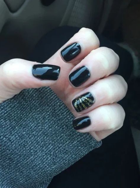 65+ Dazzling New Years Eve Nail Designs To Ring in 2023 | HubPages New Years Eve Nail Designs, New Years Eve Nail, New Year's Eve Nails, Black Gel Nails, New Years Nail Designs, New Years Eve Nails, Winter Manicure, Fingernail Designs, Fancy Nails Designs