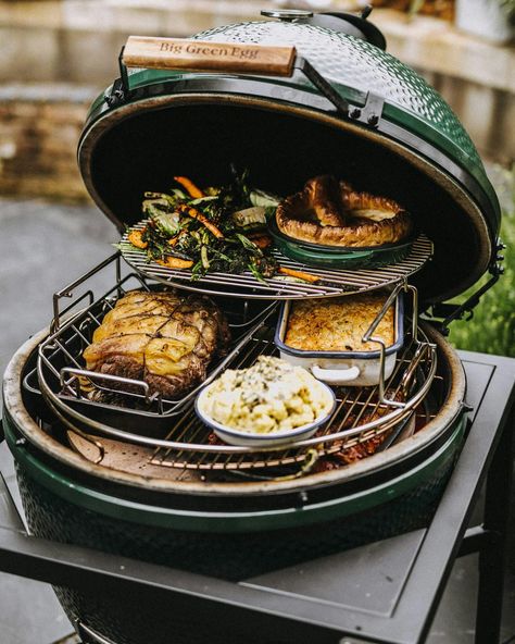 Barbecue Recipes - Best Kamado Ceramic BBQ Recipe Ideas Veggie Wellington, Yorkshire Pudding Batter, Kamado Bbq, Michelin Chef, Kamado Grill, Bbq Seasoning, Baking Stone, Christmas Lunch, Fire Cooking