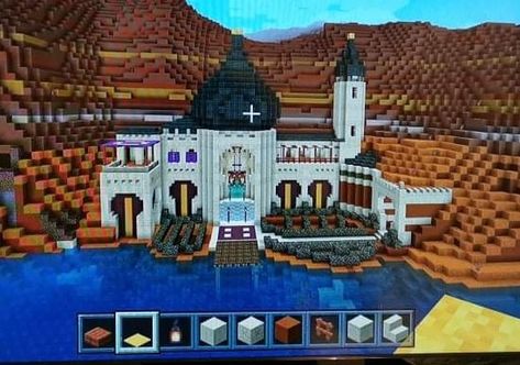 Minecraft desert Palace built into cliff face. Desert Palace, Minecraft Desert, Cliff Face, Minecraft Inspiration, Palace, Minecraft, Castle, Building