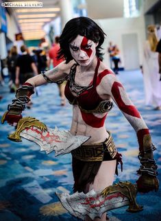 Kratos ( God Of War) From WonderCon 2015 Superhero Cosplay, Video Game Cosplay, Cos Play, Amazing Cosplay, Best Cosplay, Cosplay Outfits, Cool Costumes, Halloween Costumes Women, Larp