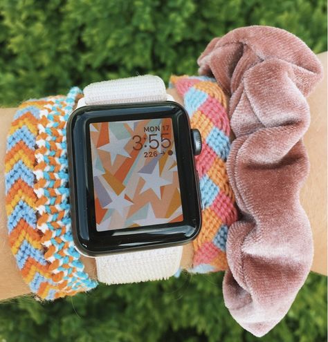 Preppy Apple Watch, Apple Watch Aesthetic, Apple Watch Charms, Watch Aesthetic, Watch Charms, Apple Watch Fashion, Wallpaper Fall, Apple Watch Bracelets, Aesthetic Preppy