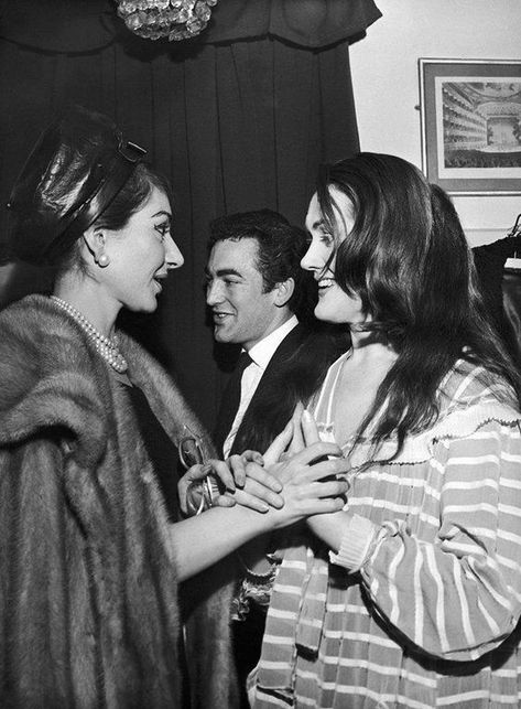 Callas visiting Joan Sutherland and her husband Richard Bonynge at Royal Opera House, Covent Garden, London, February 1959. Sutherland was rehearsing for Lucia di Lammermoor, in which she would achieve her career breakthrough. Lucia Di Lammermoor, Joan Sutherland, Bow Braid, Herbert Von Karajan, Covent Garden London, Maria Callas, Music Theater, Opera Singers, Composers