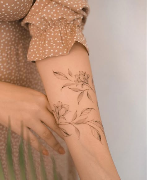 Tattoo Bee, Arm Wrap Tattoo, Floral Arm Tattoo, Delicate Flower Tattoo, Bee Tattoos, Wrap Around Tattoo, Around Arm Tattoo, Wrap Tattoo, Virgo Woman