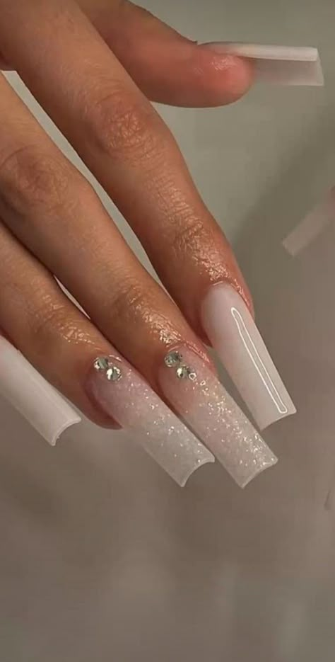 Hair Influencer, Manicure Nail Art, Grunge Nails, White Acrylic Nails, Basic Nails, Simple Acrylic Nails, Acrylic Nails Coffin Pink, Long Square Acrylic Nails, Unique Acrylic Nails