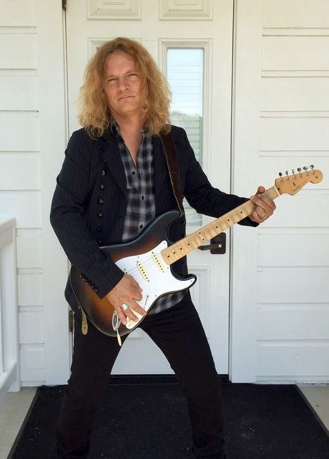 Frank Hannon: On the set for Tesla's new video: "Save That Goodness" 2016 Frank Hannon, Tesla Band, Slide Guitar, Guitar Hero, Music Lyrics, Tesla, Guitarist, Heavy Metal, Rock And Roll