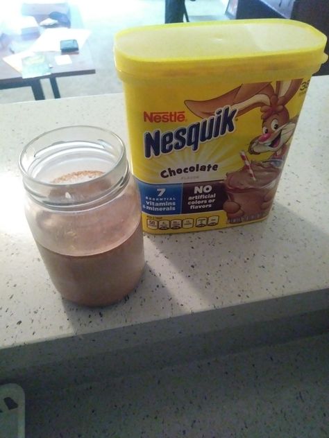 Southern Nesquik Nesquick Chocolate Milk, Nesquik Chocolate Milk, Cocoa Puffs, Nostalgia Core, Chocolate Powder, Weird Dreams, Snap Food, Food Drinks, Chocolate Milk