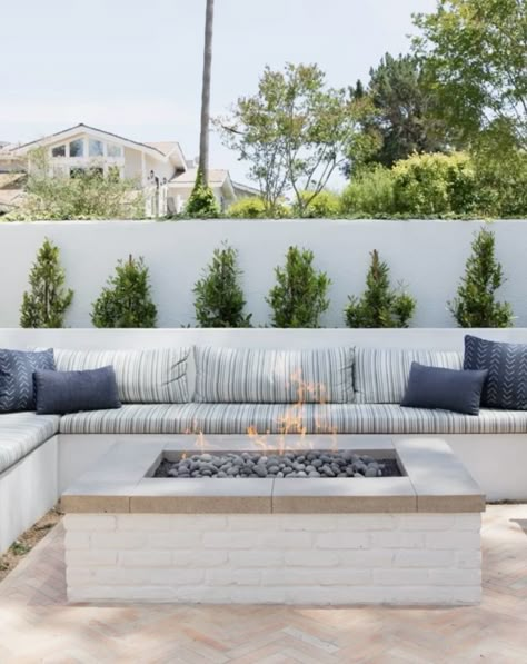 Fireplace By Pool Backyards, Fire Pit With Bench Seating, Coastal Fire Pit, Stucco Fire Pit, Backyard Arizona, Outdoor Fire Pit Patio, Lemon Farm, Seat Wall, Arizona Backyard