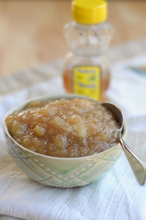 Honey-Sweetened Applesauce is a delicious snack or condiment that you can feel good about eating. Use local honey to up the immunity during allergy season. Applesauce Recipe, Allergy Season, Healthy Eating Snacks, Apple Sauce Recipes, Homemade Applesauce, Local Honey, Honey Recipes, Chocolate Sweets, Fresh Apples