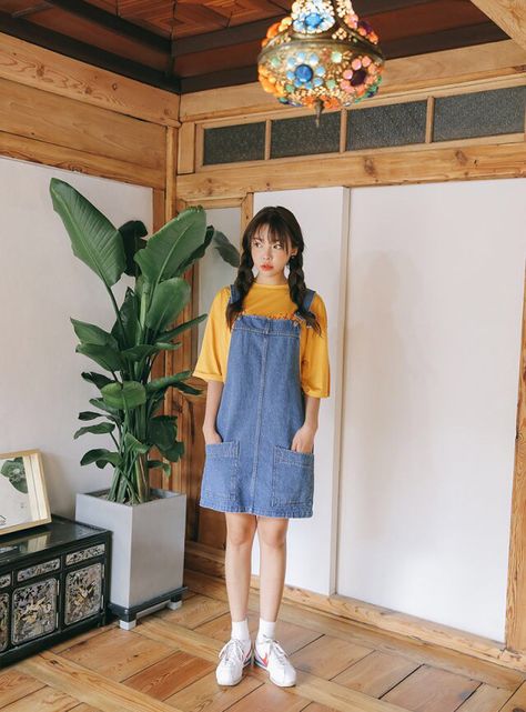 Jumper Dress Outfit Korean, Jumper Dress Outfit, Style Nanda, Painted Clothes Diy, Outfit Korean, Uni Outfits, Normal Clothes, Casual Day Outfits, Painted Clothes