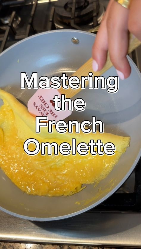 The art of the French omelette French Omelette Recipe, Best Omelette, French Omelette, French Eggs, Classic French Dishes, Omelette Recipe, Egg Dishes, My Favorite Recipes, French Dishes