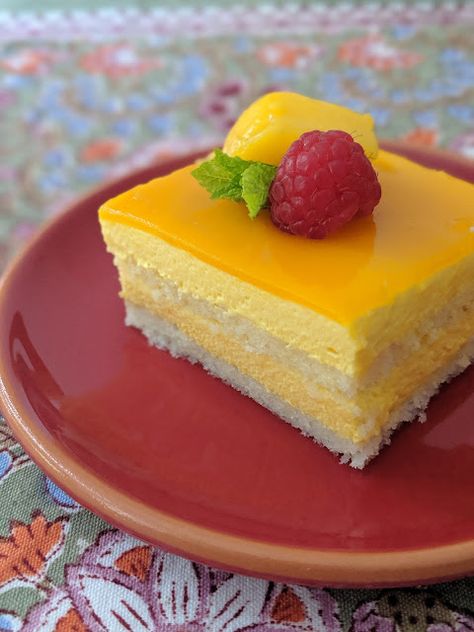 Mousse Cake Decoration, Mango Mousse Cake, Mango Desserts, Orange Mousse, Mango Dessert Recipes, Mousse Cake Recipe, Mango Mousse, Mango Dessert, Mango Cake