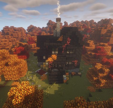 Minecraft Dark House Ideas, Minecraft Fall Aesthetic, Black House Minecraft, Emo Minecraft Builds, Fall Minecraft House, Halloween House Minecraft, Black Minecraft House, Minecraft Vampire House, Minecraft Dark House