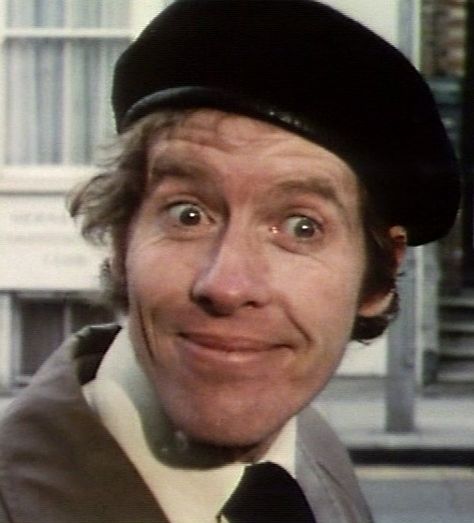 Frank Spencer - 'Some Mother's Do 'Ave 'Em'. "Every day ,in every way, I'm getting better and better!" Frank Spencer, Everything Goes Wrong, British Tv Comedies, British Sitcoms, Comedy Actors, The Rings Of Power, Rings Of Power, British Humor, Childhood Memories 70s