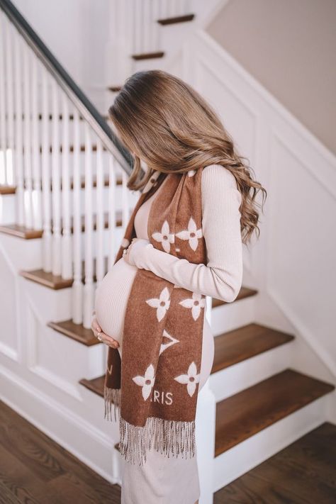 Trendy Maternity Outfits Winter, Fall Maternity Outfits, Pregnancy Outfit, Winter Maternity Outfits, Southern Curls And Pearls, Trendy Maternity Outfits, Pregnancy Fashion, Maternity Outfit, Mommy Outfits