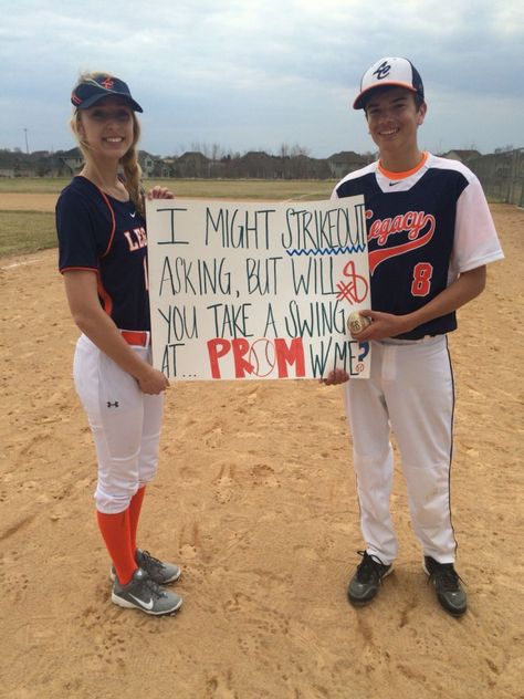 Softball Promposal, Baseball Promposal, Aesthetic Promposal, Formal Proposals, Cute Promposals, Prom Pictures Group, School Dance Ideas, Prom Posters, Cute Homecoming Proposals