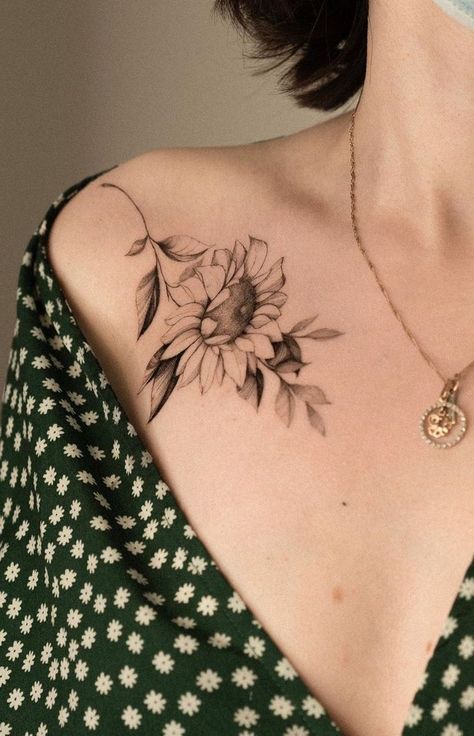 Sun Flower Collar Bone Tattoo, Modern Sunflower Tattoo, Sunflower Shoulder Tattoos For Women, Seductive Tattoos, Bluebonnet Tattoo, Sunflower Tattoo Ideas, Collar Bone Tattoo For Men, Front Shoulder Tattoos, Clavicle Tattoo