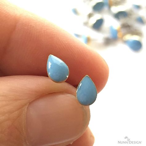 Make These Bitsy Earrings with Colorized Resin - Tutorial! Buy & Try! - Nunn Design Easy Resin Earrings, Opaque Resin Jewelry, Resin Earrings Diy How To Make, Affordable Cute Resin Earrings, Uv Resin Stud Earrings Diy, Resin Earrings Diy, Diy Resin Stud Earrings, Everyday Resin Drop Earrings, Resin Earrings Ideas