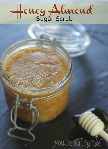 Honey Almond Sugar Scrub Pumpkin Spice Body Scrub, Honey Body Scrub, Body Scrub Homemade Recipes, Honey Sugar Scrub, Coconut Sugar Scrub, Scrub Homemade, Scrub Diy, Body Scrub Recipe, Sugar Scrub Homemade