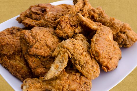 How to Season Flour for Fried Chicken Fried Chicken Wallpaper, Fried Chicken With Flour, Seasoned Flour Recipe, Fried Chicken Seasoning, Cooking Fried Chicken, Perfect Fried Chicken, Chicken Wallpaper, The Food Network, Alton Brown