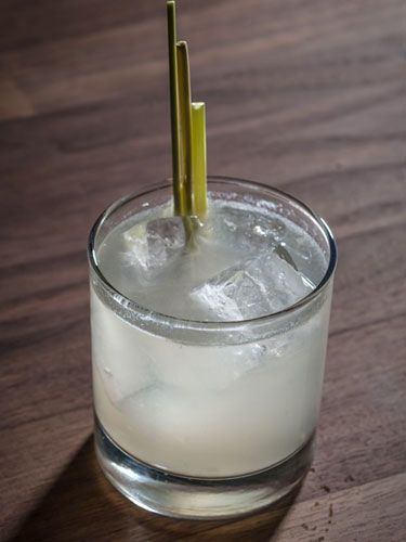 Grassy Kroll Vodka Gimlet, Easy Summer Cocktail Recipes, Yummy Summer Cocktails, Vodka Ice, Best Summer Cocktails, Creamy Cocktails, Easy Summer Cocktails, Candy Cocktails, Beauty Drinks