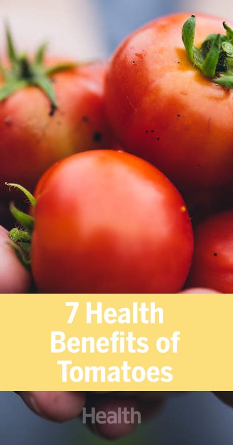 Tomatoes are chock-full of nutrients, and has been linked to a variety of health benefits. Here are seven, along with some simple ways to incorporate more tomatoes into your everyday meals and snacks. #tomatoes #nutrition #healthbenefits Tomato Health Benefits, Tomatoes Nutrition Facts, Benefits Of Tomatoes, Tomato Benefits, Health Benefits Of Tomatoes, Tomato Nutrition, Simple Nutrition, Healthy Body Weight, Healthy Mom