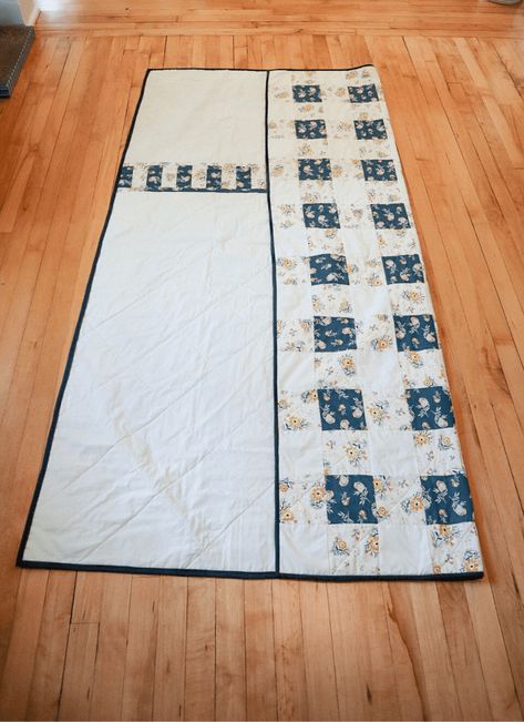 How to Fold a Quilt for a Quilt Ladder - Hailey Stitches How To Fold Blankets On A Blanket Ladder, Space Quilt, Quilt Ladder, Metal Ladder, Finished Quilts, Diy Ladder, Quilt Rack, Rough Wood, Blanket Ladder