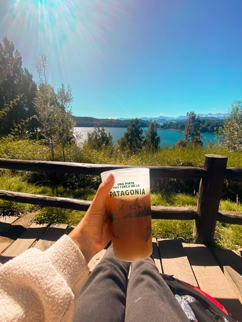 VISITO LA CERVECERIAS DE BARILOCHE! La Cerveceria Paragonia es nuestra favorita pero tambien visitamos Berlina, Blest y manush! Fotos Ideas, Patagonia Argentina, Cool Countries, Countries Of The World, Patagonia, Instagram Story, Vision Board, Instagram