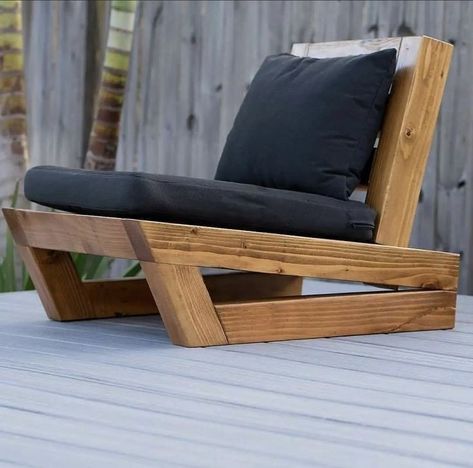 Outdoor Chairs Diy, Chair Diy, Backyard Furniture, Diy Wooden Projects, Wood Furniture Diy, Deck Furniture, Outdoor Chair, Diy Chair, Diy Wood Projects Furniture